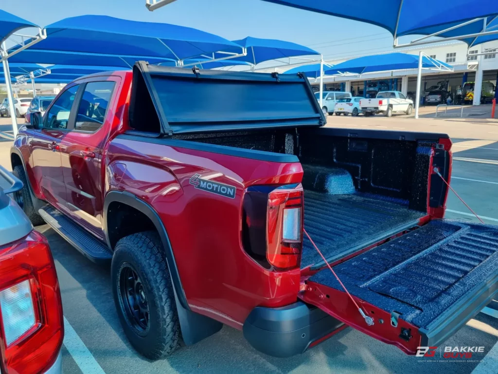 Tonneau KING® Soft Tri-Fold® Tonneau Cover - Image 04 (August 19, 2026)